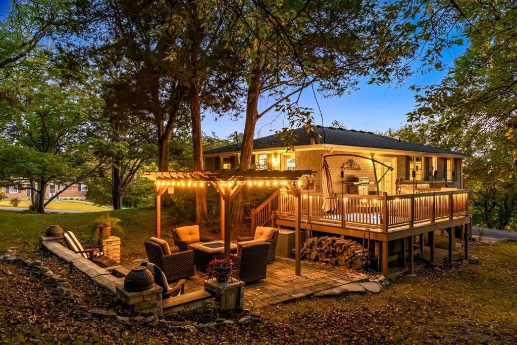 Holiday home Hillside Hot Tub Hideaway! King Bed / Fire Pit