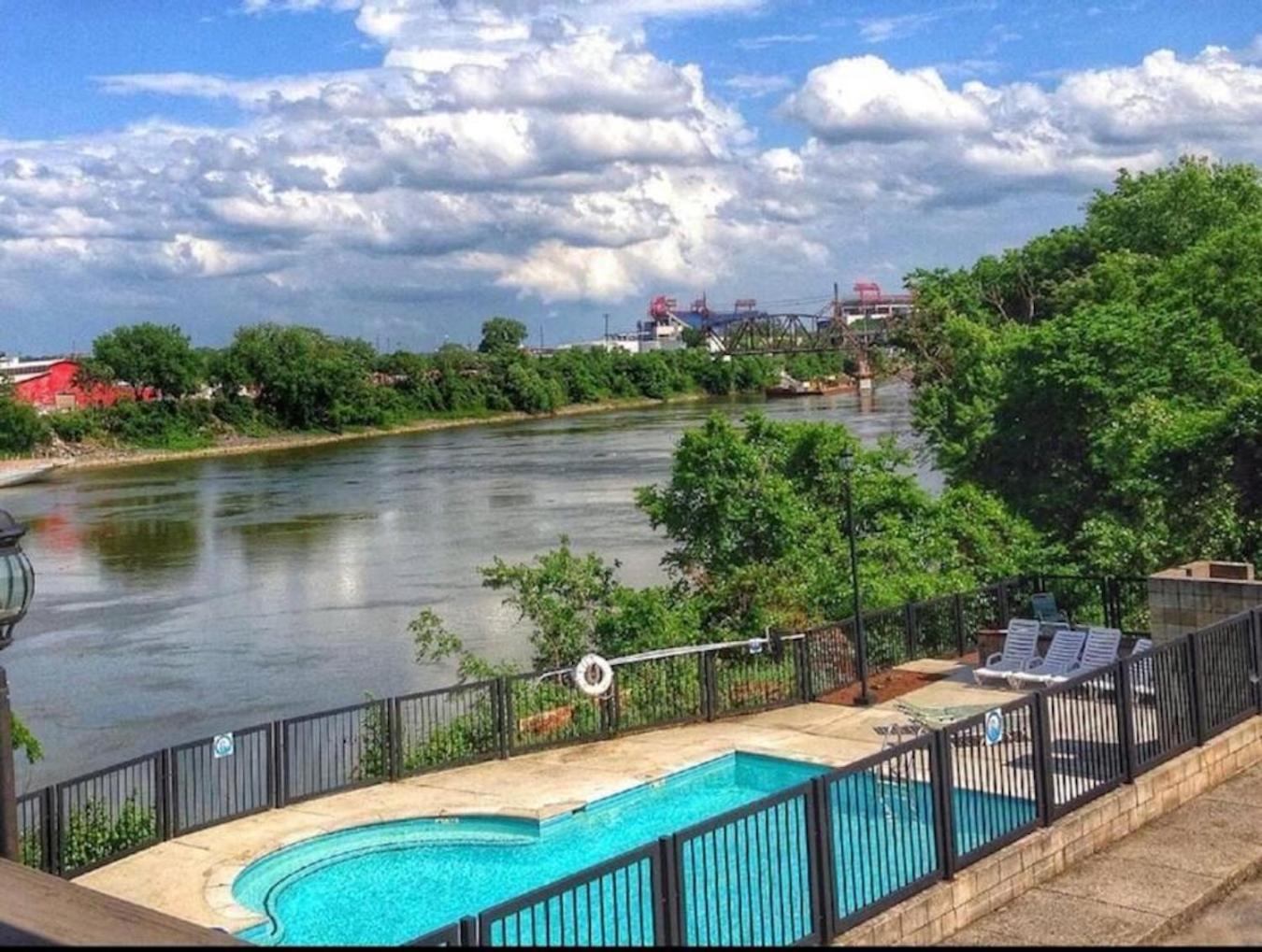 Downtown Riverfront Unit 820