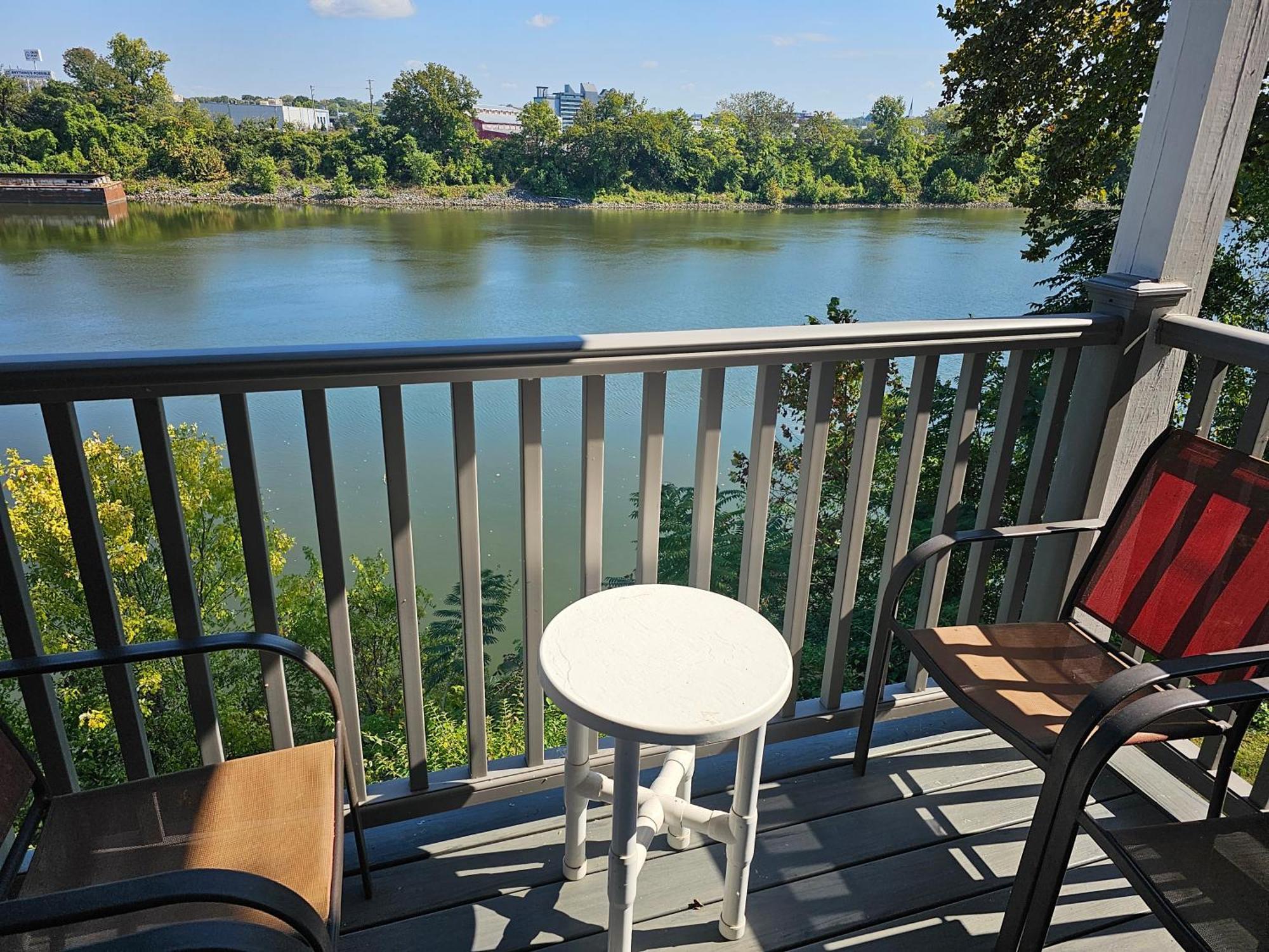 New Listing! Gorgeous Downtown Walk To On The River #3 Aparthotel Nashville