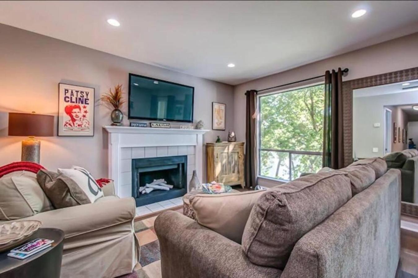 Apartment Downtown Covered Parking Unit 1014 *