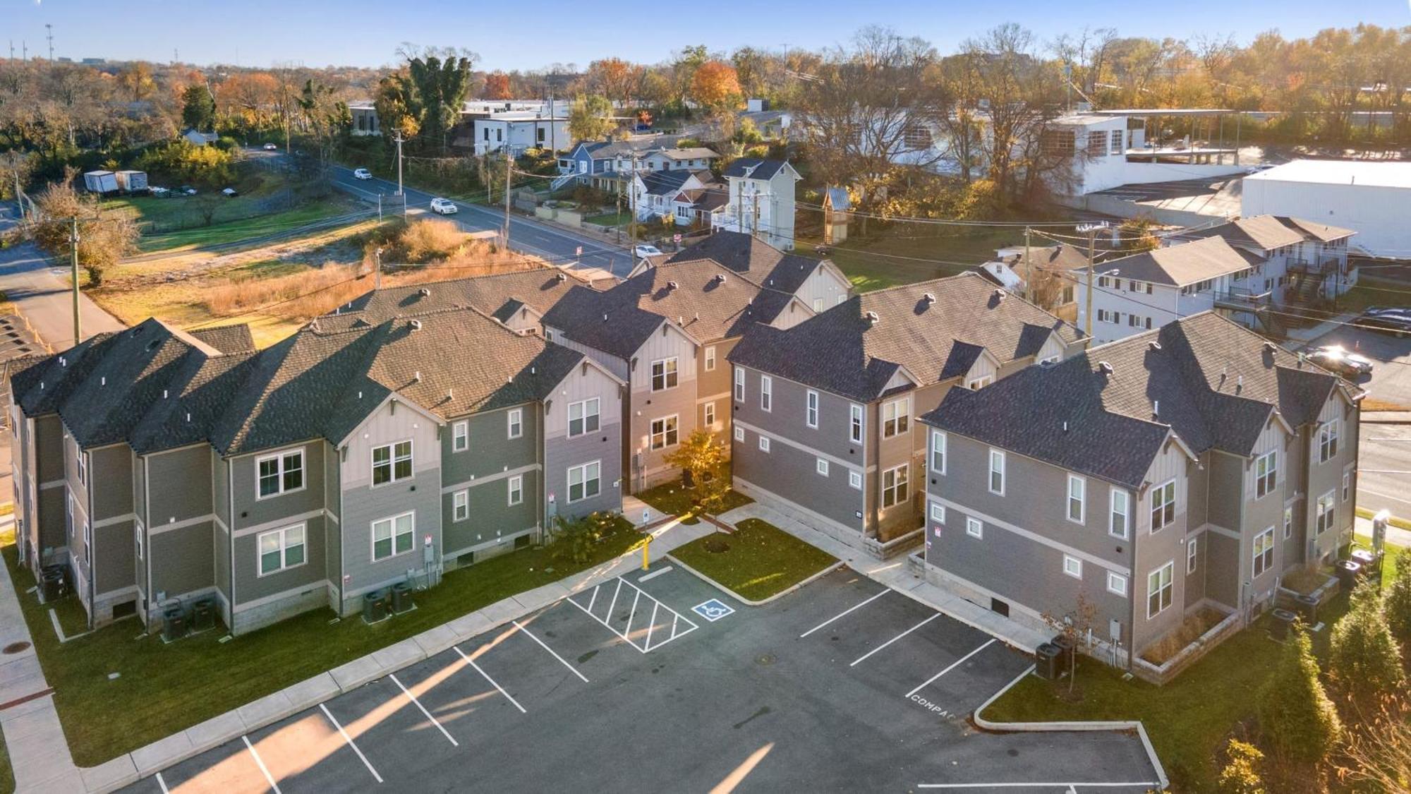 Hart Buyout 4 By Avantstay Two Town House Buyout W Modern Amenities In Nashville