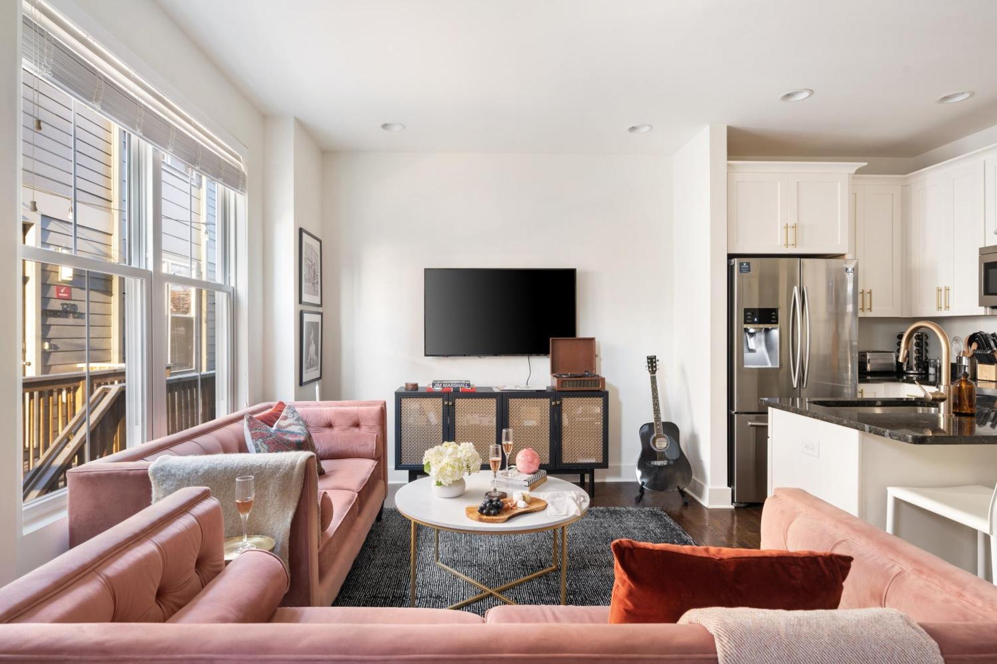 Hart Buyout 7 By Avantstay Two Town W Stunning Amenities Design Apartment Nashville