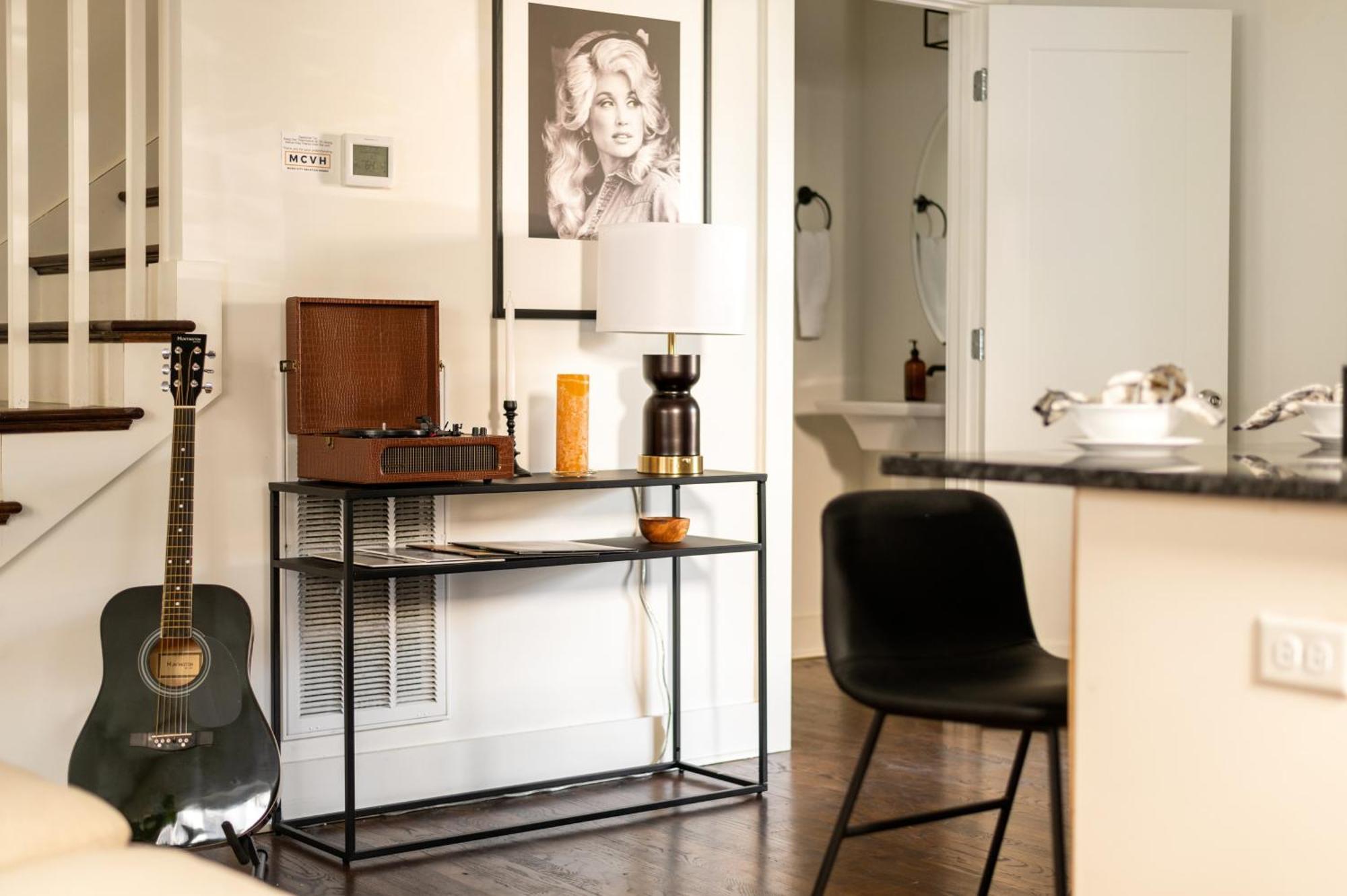 Hart 7 By Avantstay Gorgeous Town House W Modern Amenities In Nashville