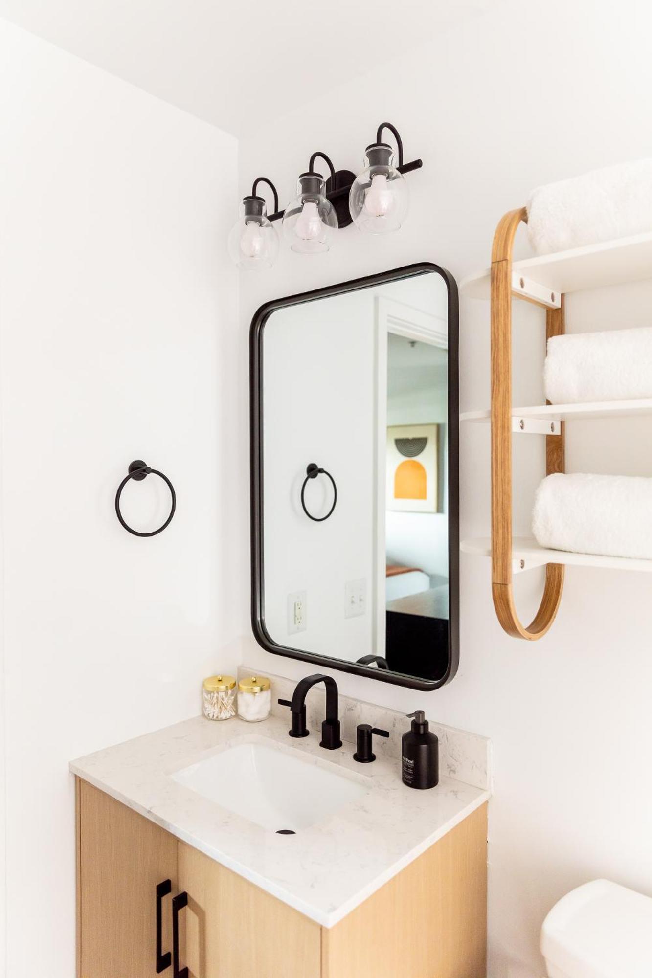 Walk To Downtown Broadway With Pool, Parking And Patio * Nashville