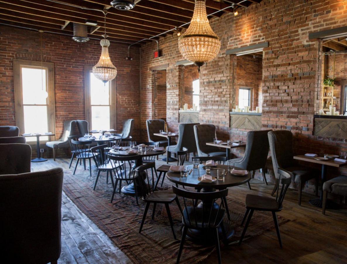 Stunning River View Walk To Downtown Rooftop Patio Apartment