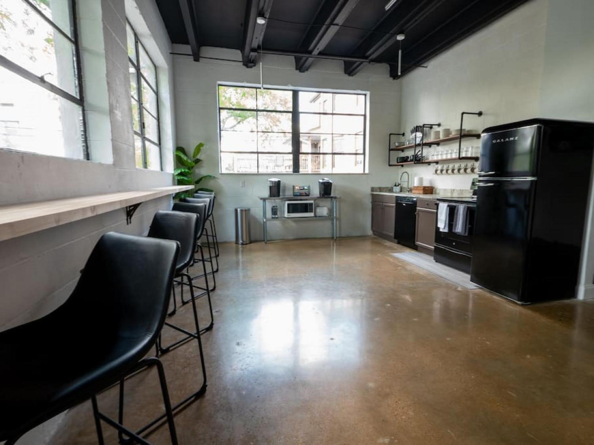 Holiday home Rock N Row Warehouse Huge Modern Unique Space *