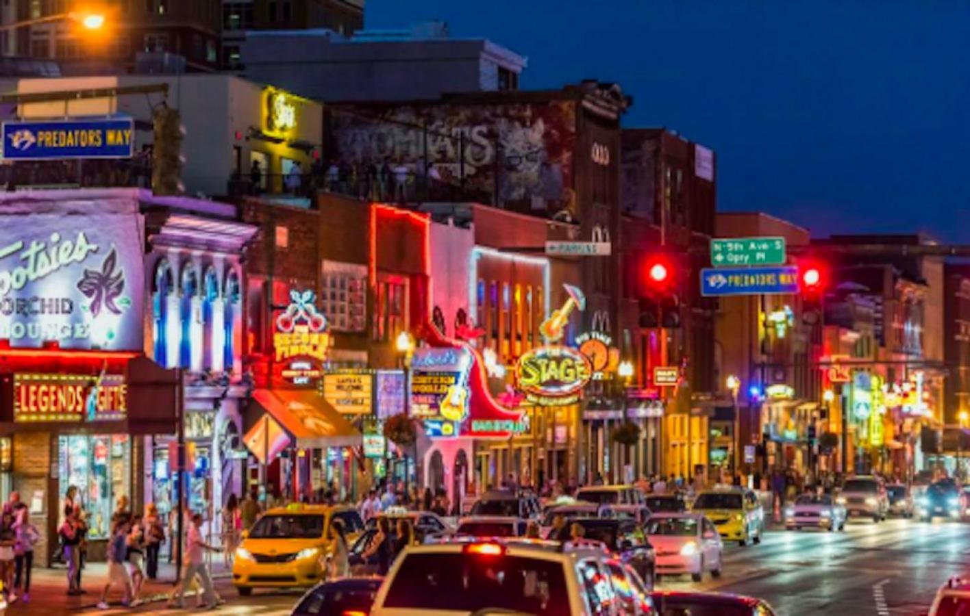 Modern Luxury With Rooftop Deck, 3 Mi To Downtown Nashville