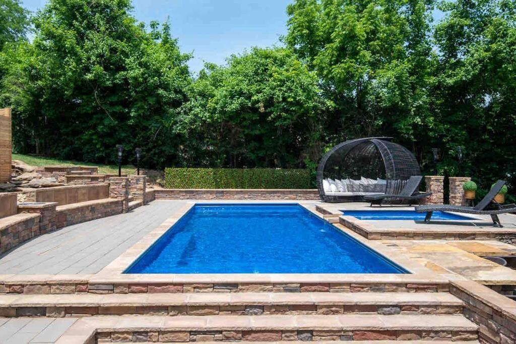Luxury@lake Mansion Pool/hot Tub For Discerning Tastes Nashville