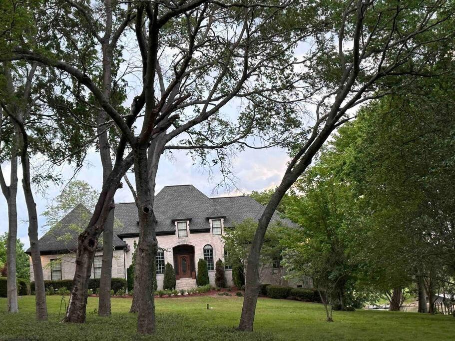 Luxury@lake Mansion Pool/hot Tub For Discerning Tastes
