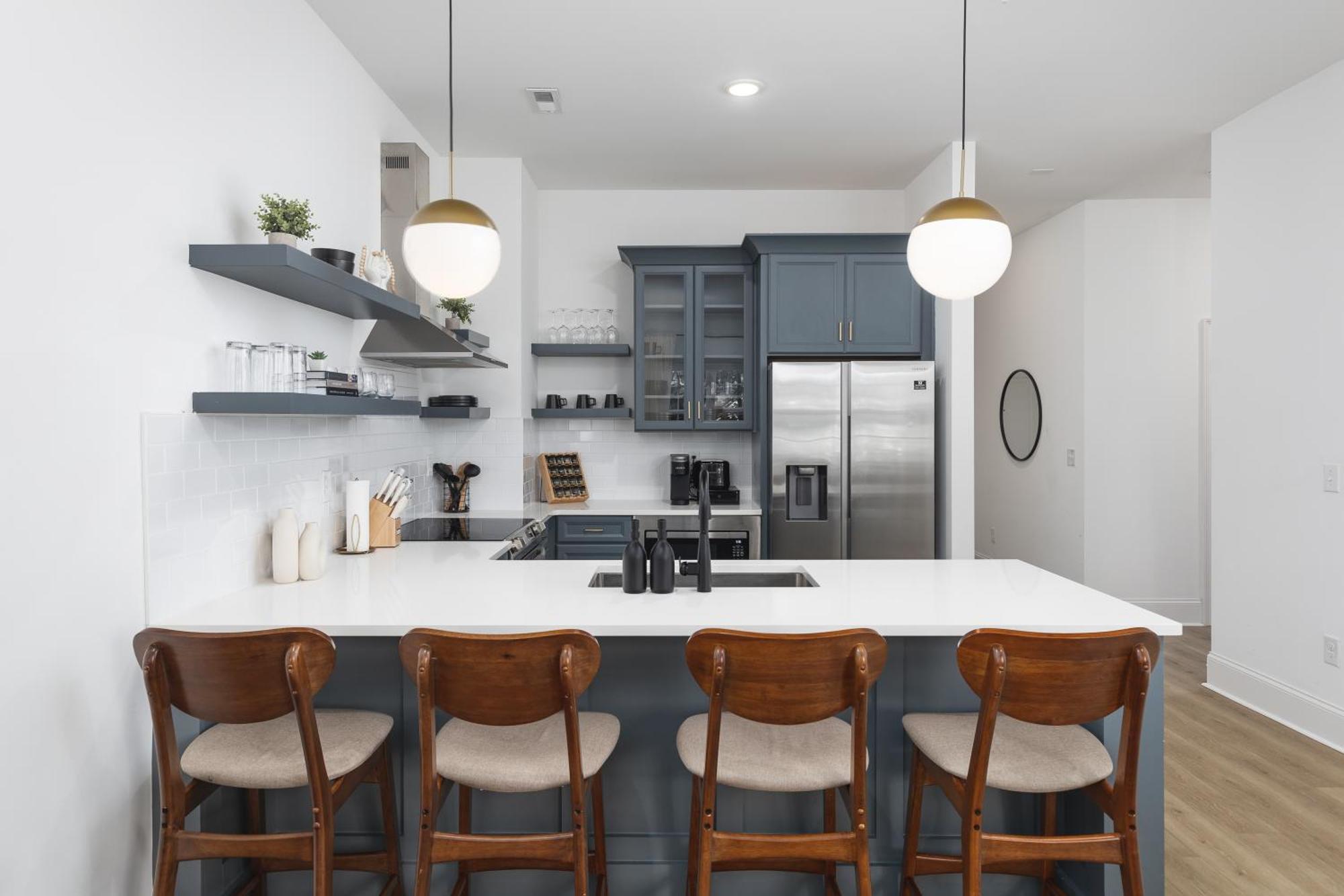 Apartment Chic 5 Bed, 2 Bedroom Free Parking - 3 Miles To Broadway *