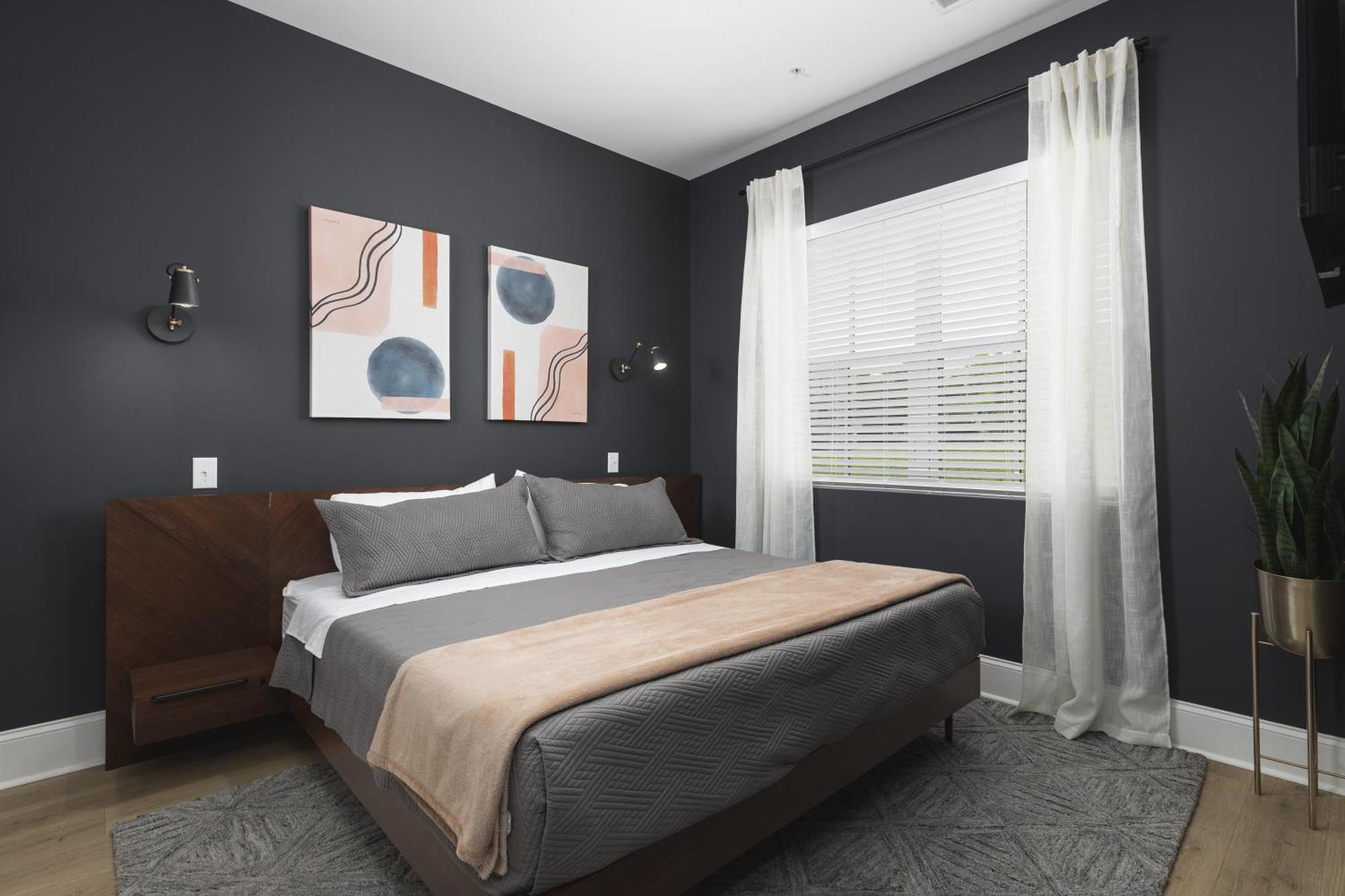 Near Downtown Broadway & Stadium With Free Parking