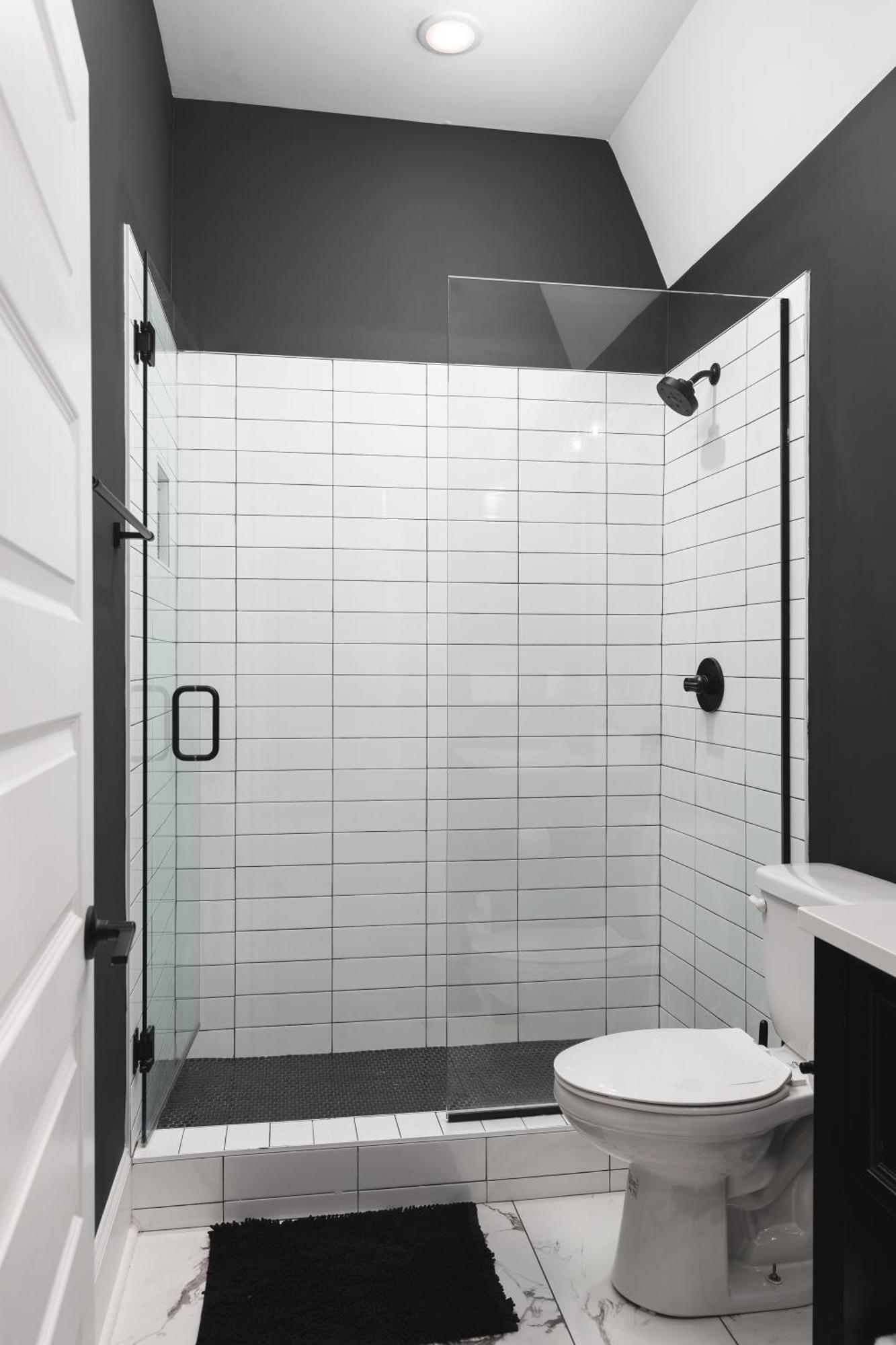 Near Downtown Broadway & Stadium With Free Parking Apartment Nashville