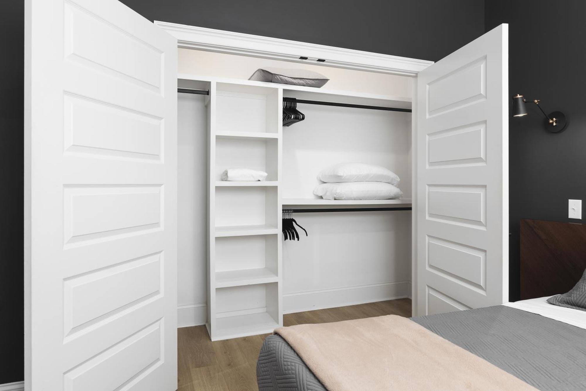 Apartment Near Downtown Broadway & Stadium With Free Parking