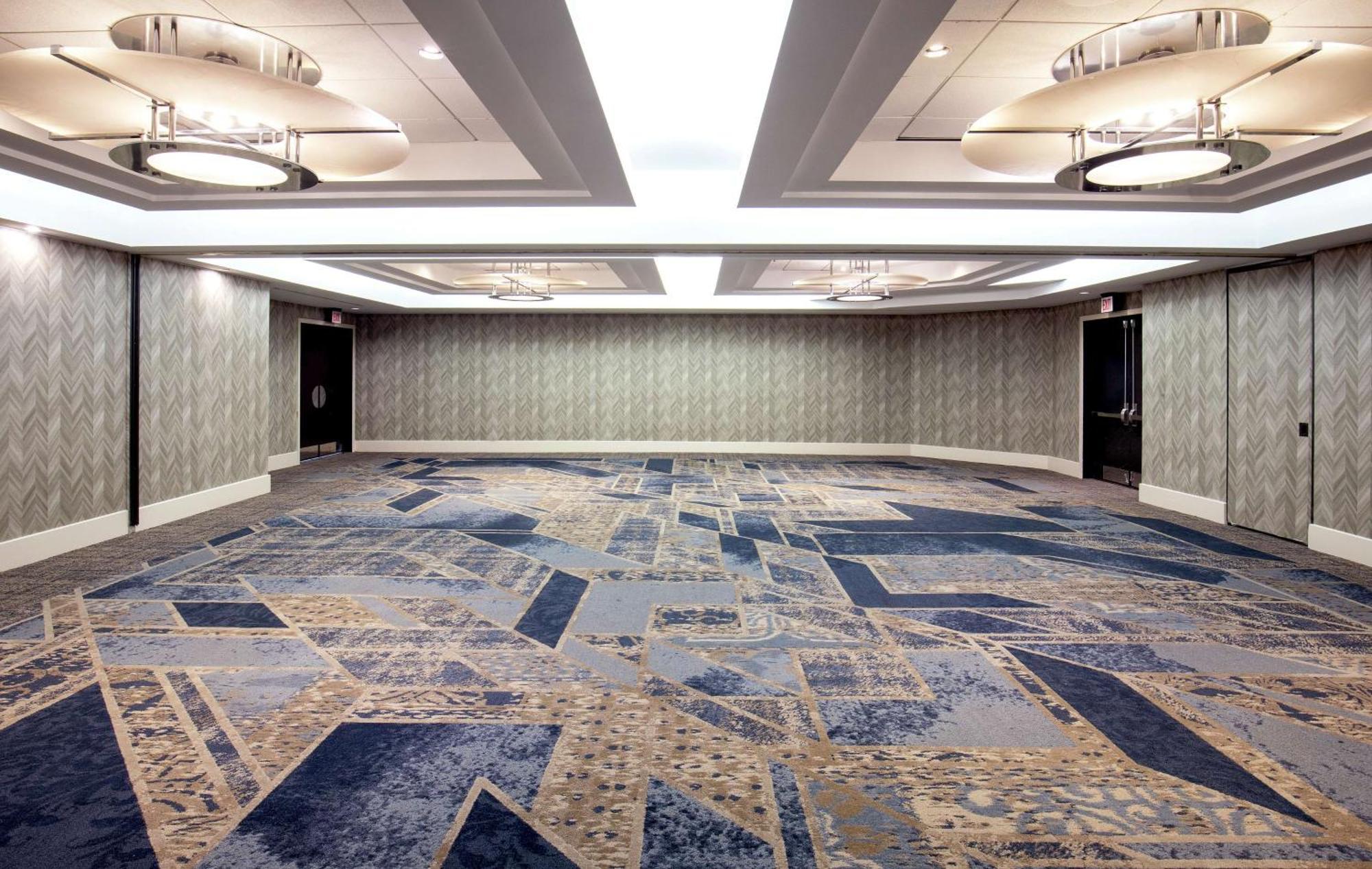 Doubletree By Hilton Downtown 4*