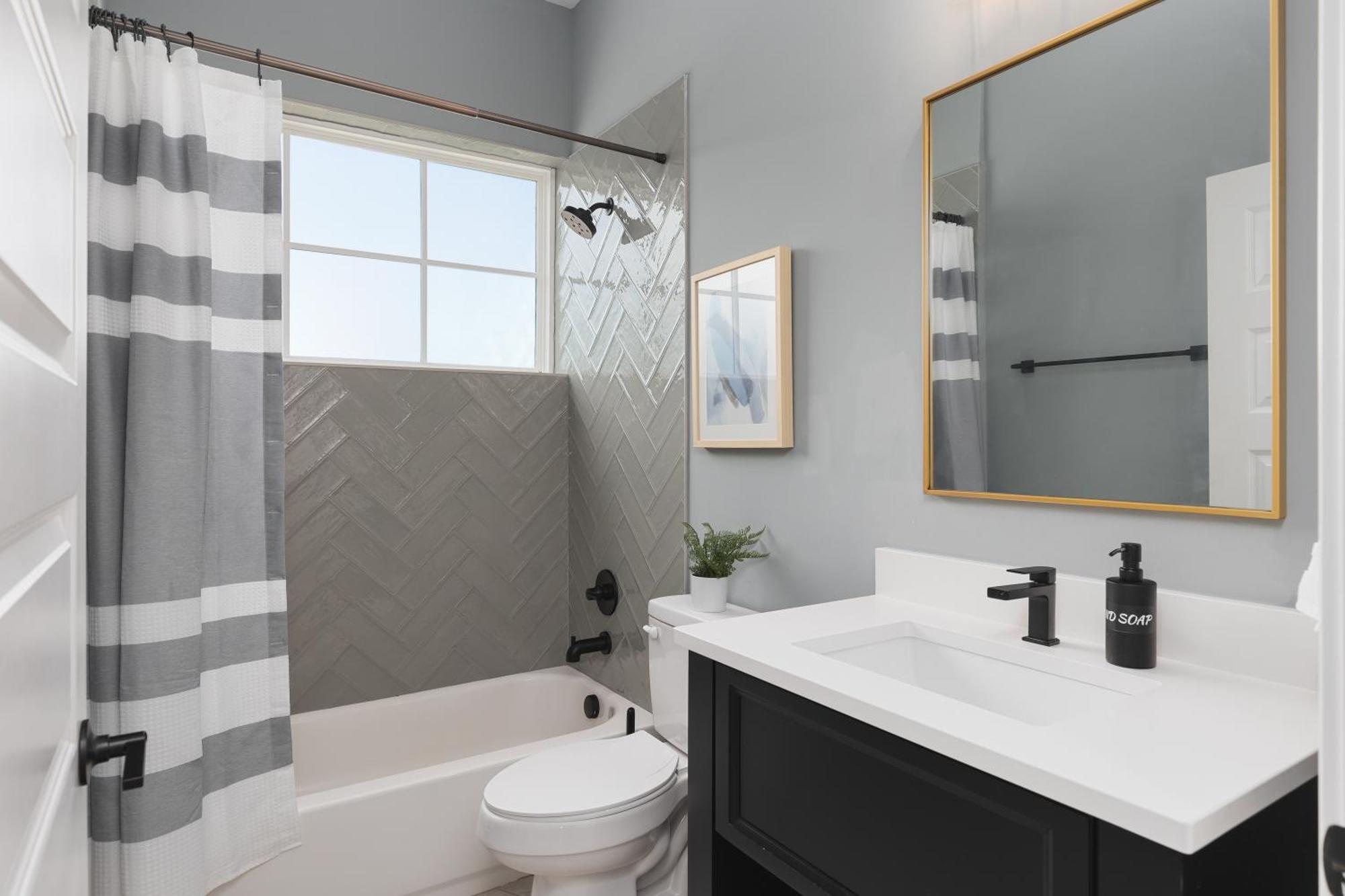 Tranquil Haven Close To Broadway With Free Parking