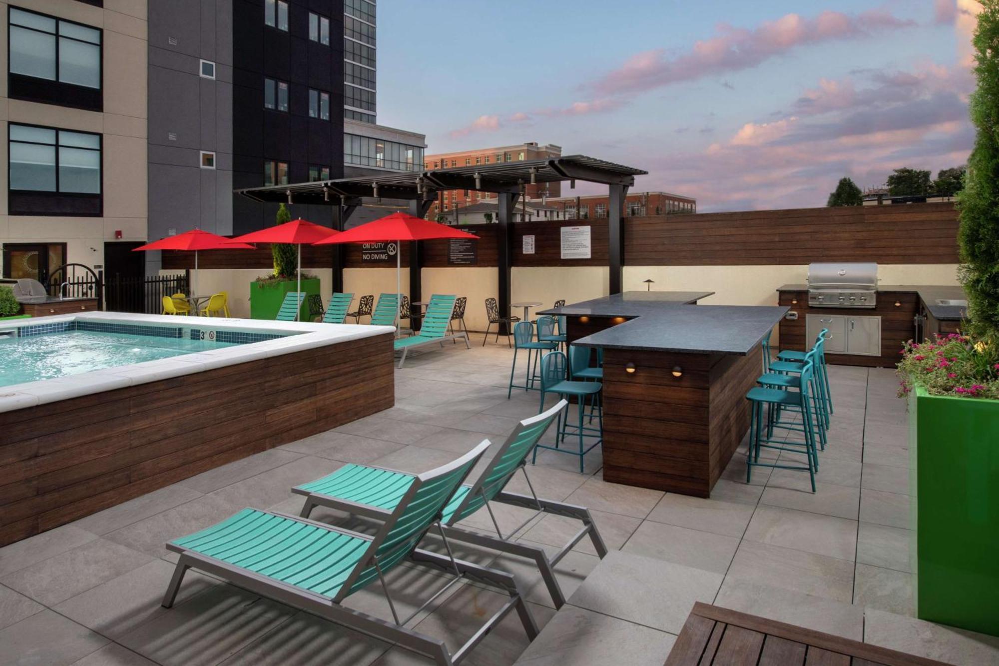 Home2 By Hilton Downtown Convention Center Hotel 3*