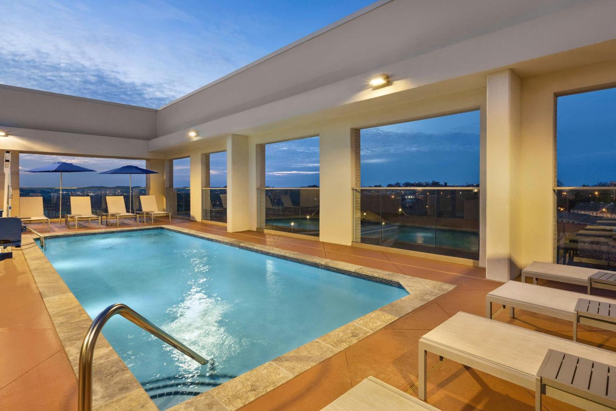 Home2 By Hilton West End Avenue Hotel 3*