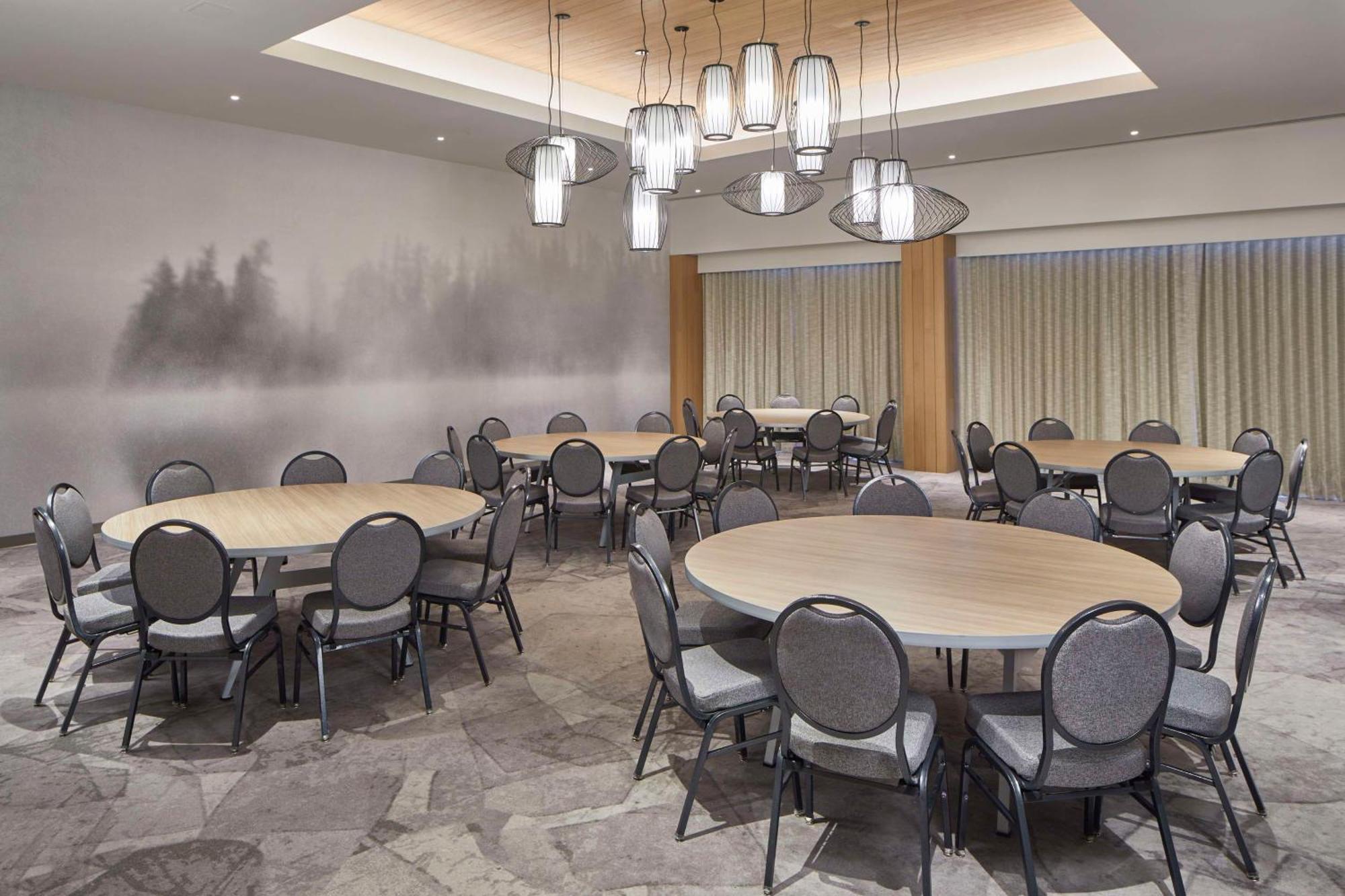 Embassy By Hilton Downtown Hotel 4*