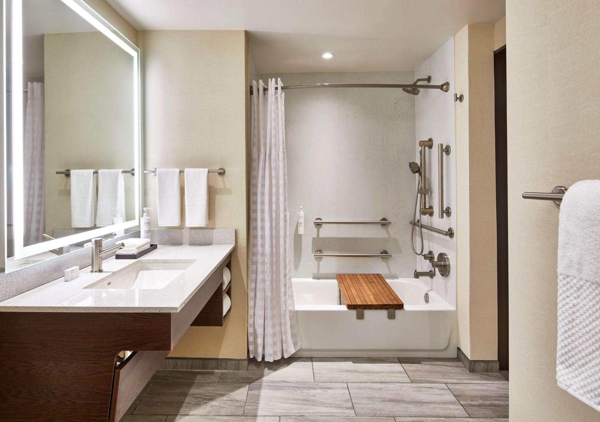 Embassy By Hilton Downtown Hotel 4*