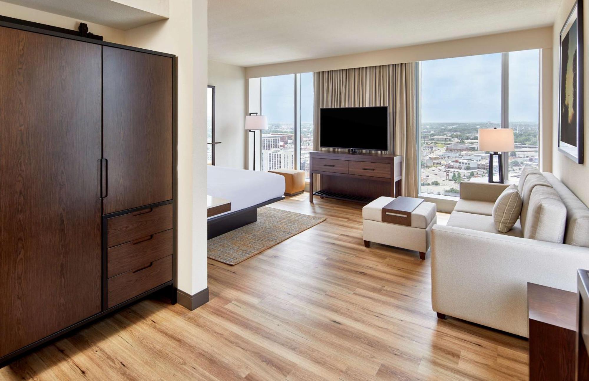 Embassy By Hilton Downtown Nashville