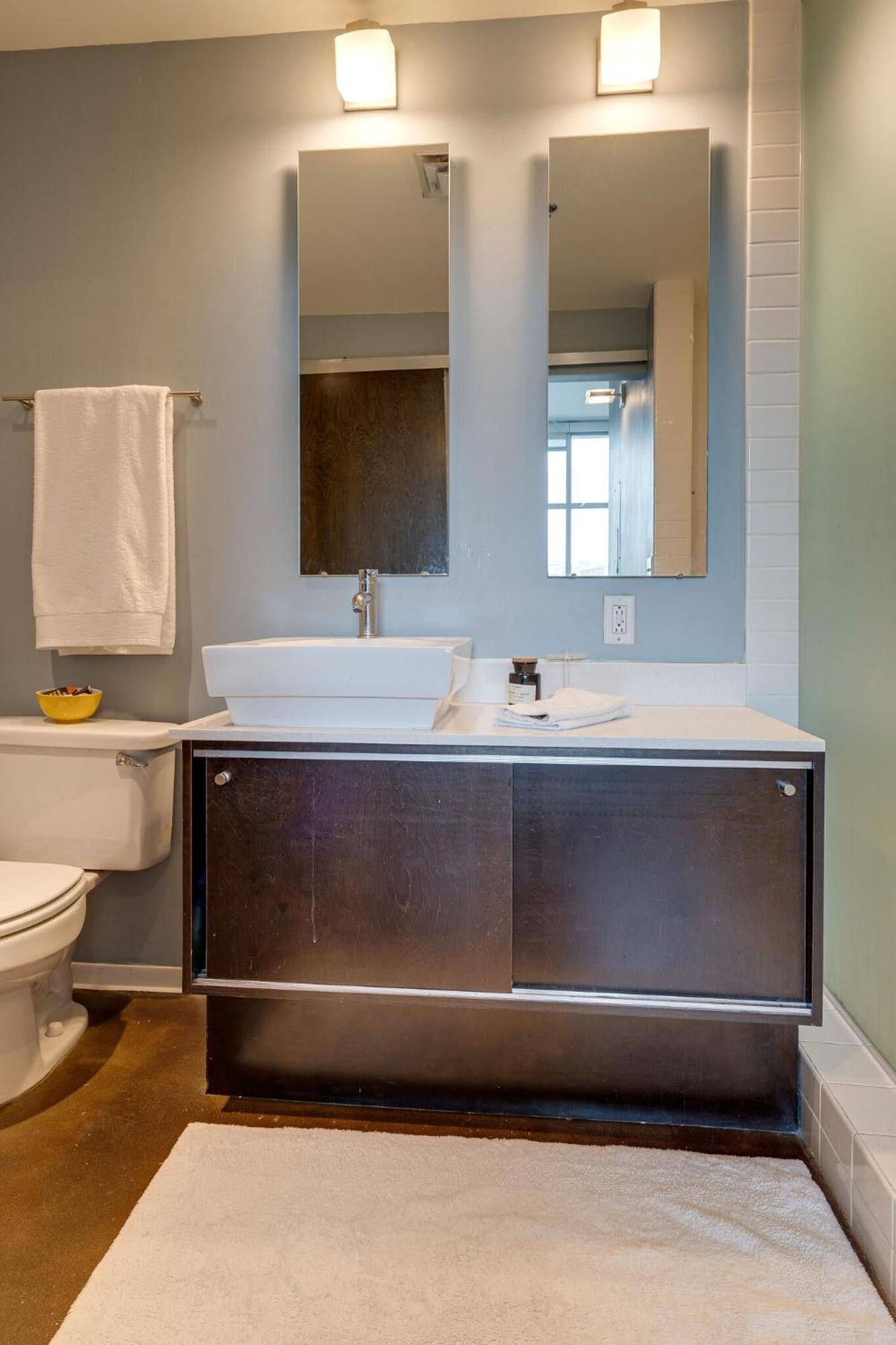 Smart, Stylish Music - Concierge, Restaurants, Gym, Rooftop Patio, Parking Nashville