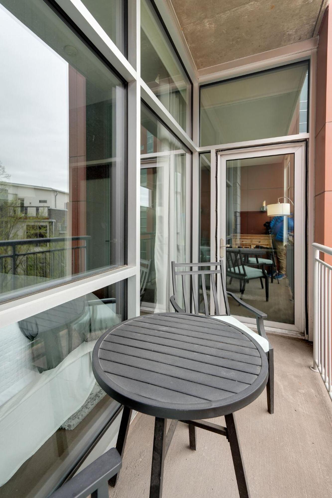 Holiday home Smart, Stylish Music - Concierge, Restaurants, Gym, Rooftop Patio, Parking