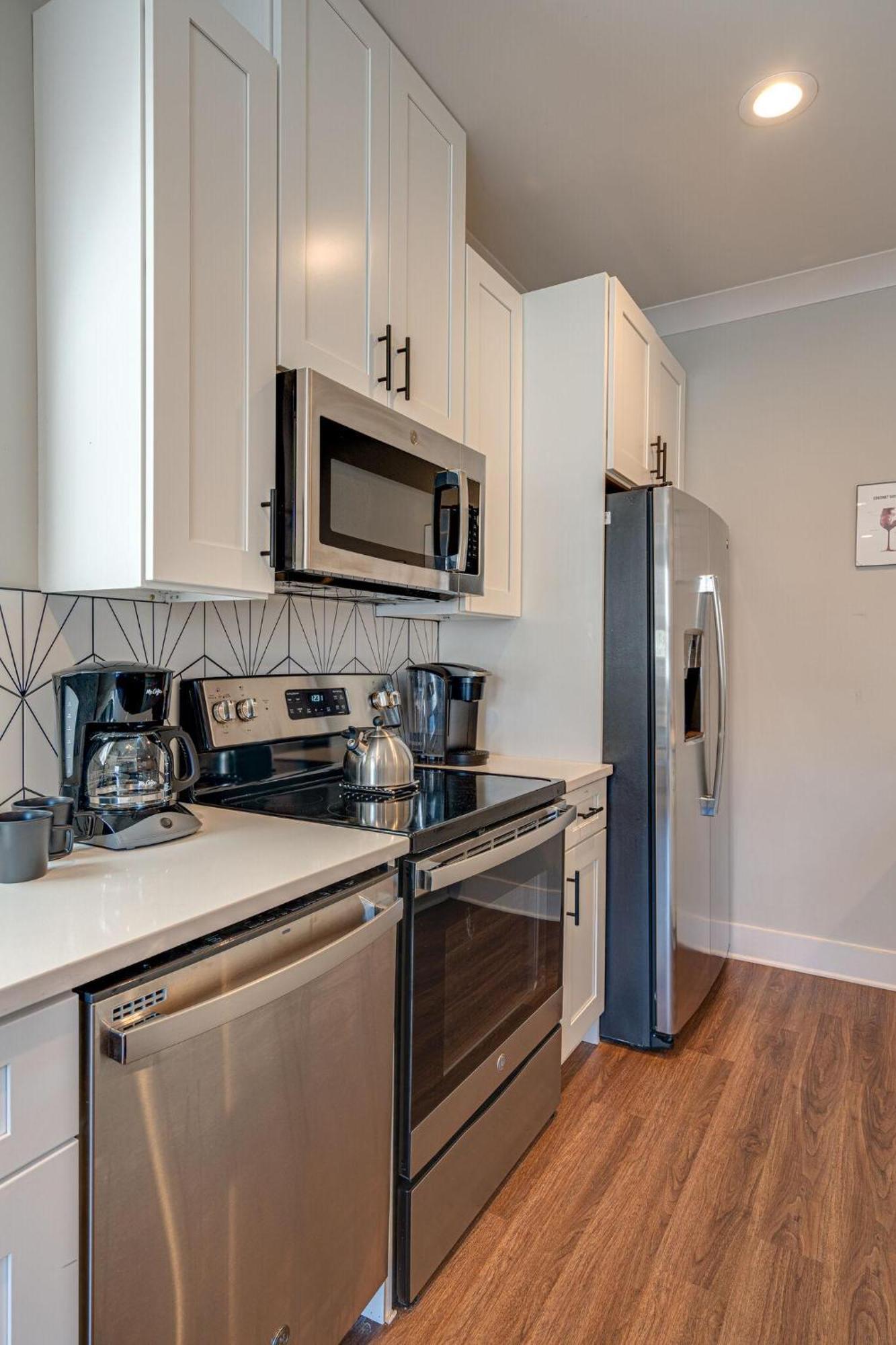 Merry Melrose - Rooftop Patio - 5 Mins To Broadway Holiday home