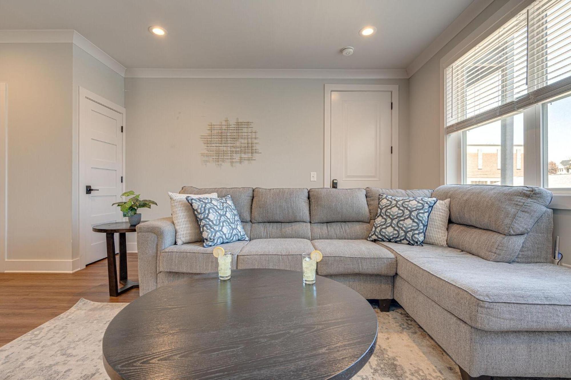 Holiday home Merry Melrose - Rooftop Patio - 5 Mins To Broadway *