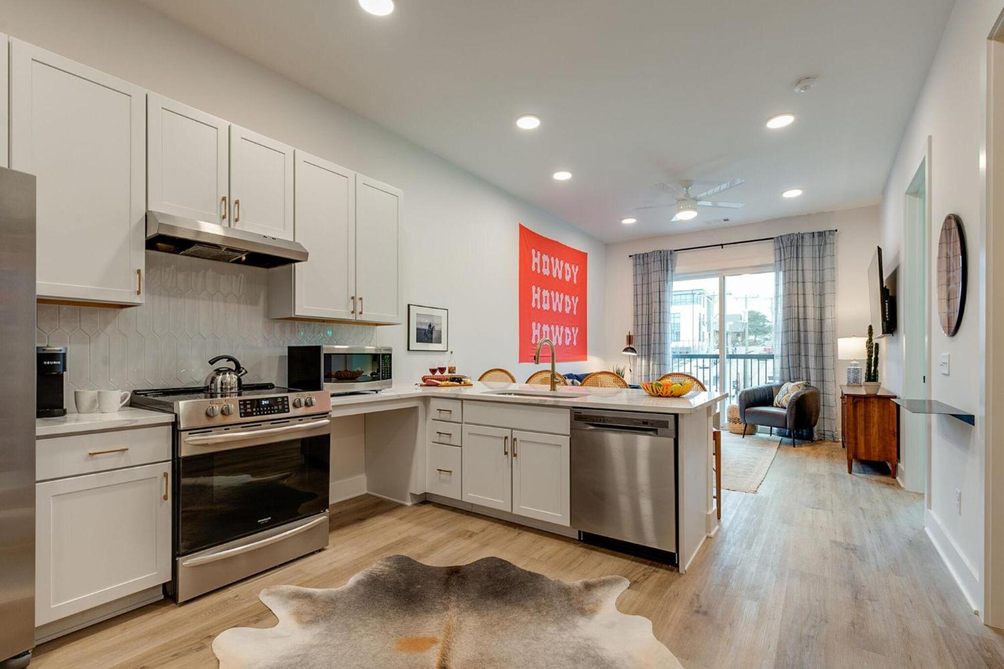 - 815 Main St Unit 203 4*