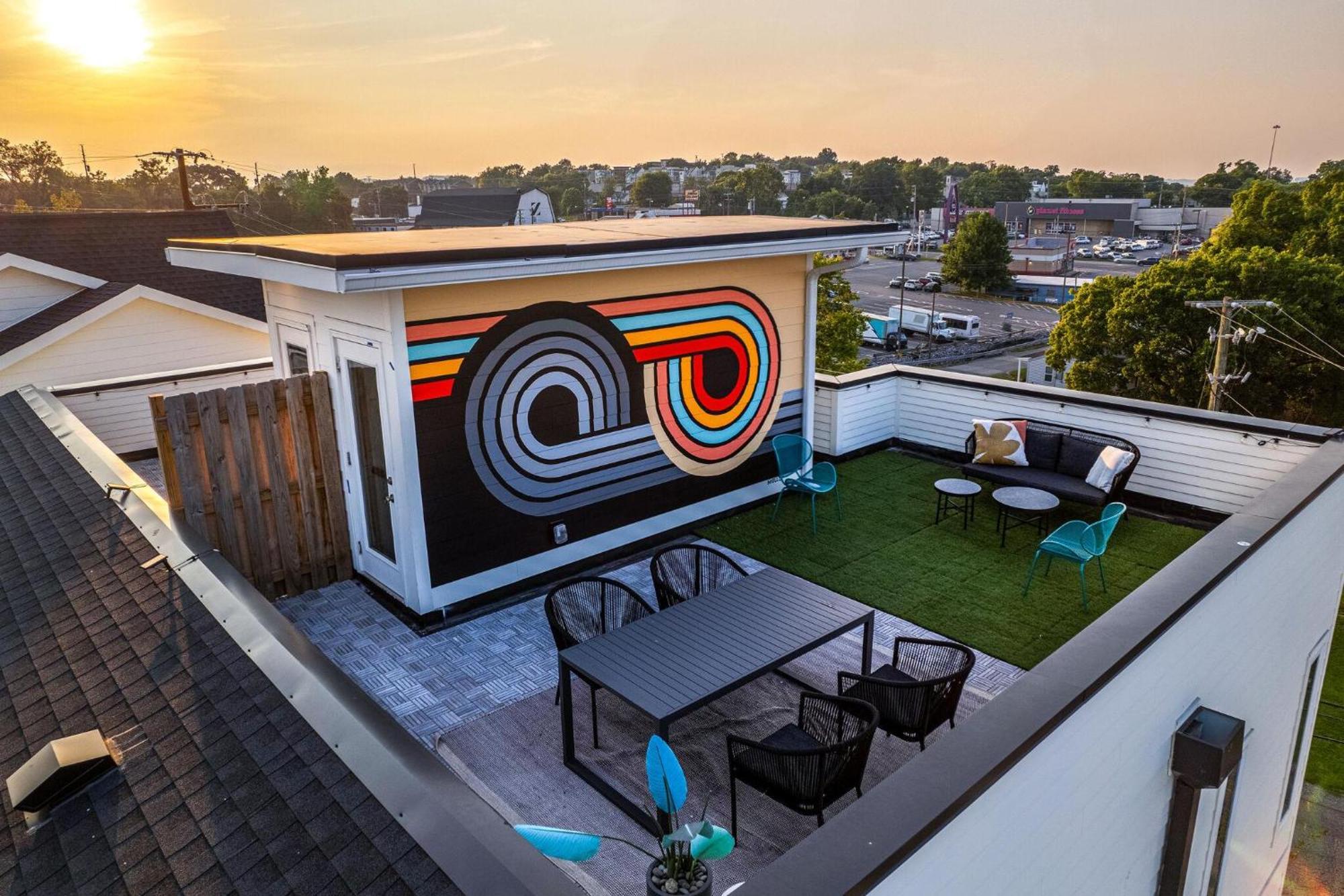 Holiday home - 5623 Lenox Ave *