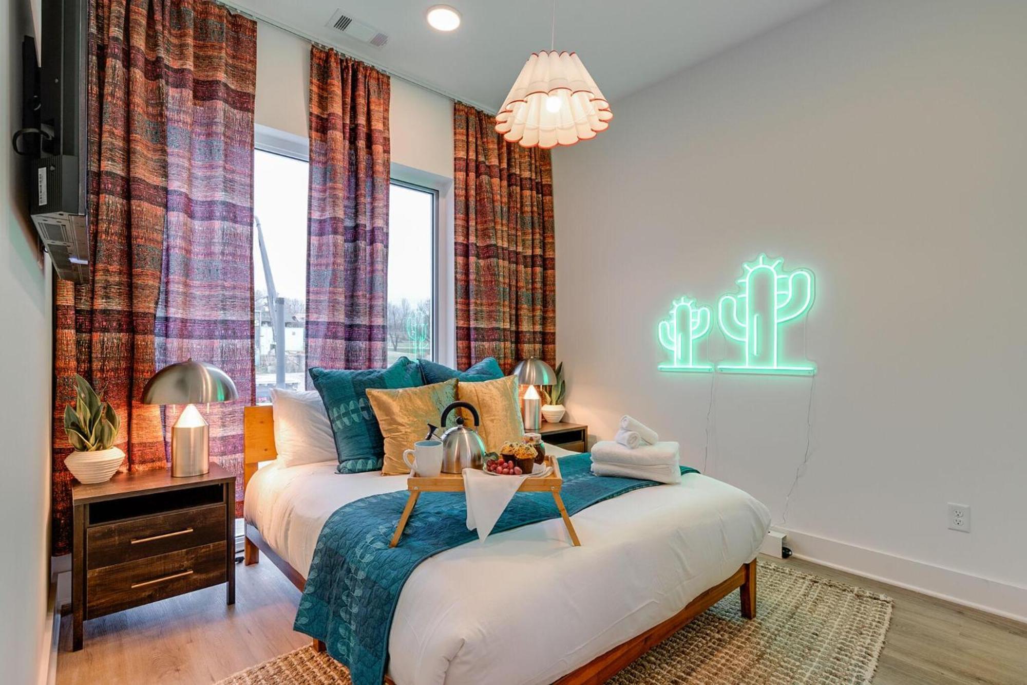 - 815 Main St Unit 203 4* Nashville