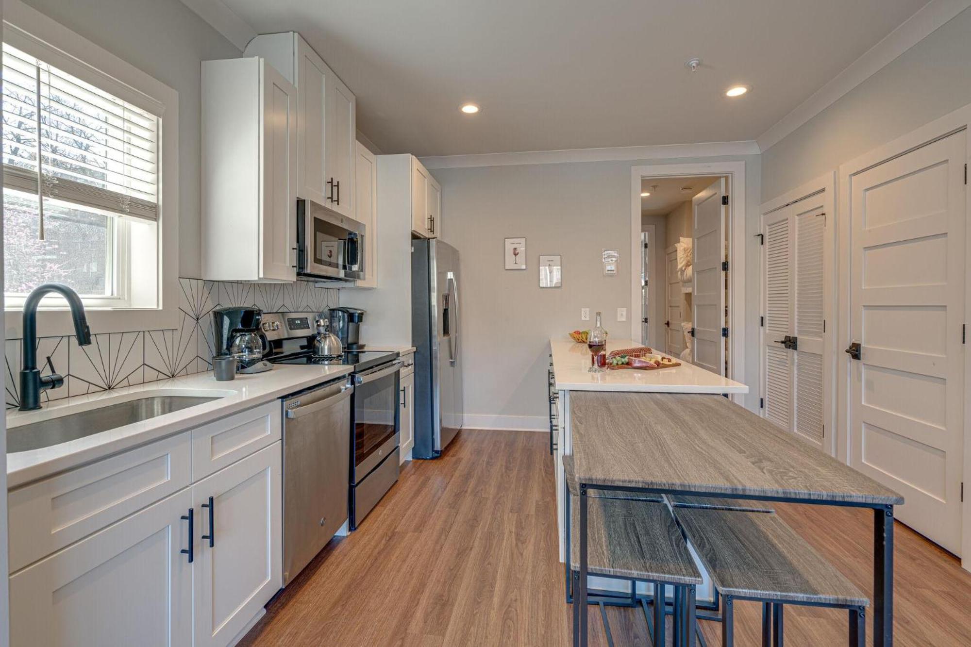 Merry Melrose - Rooftop Patio - 5 Mins To Broadway Holiday home