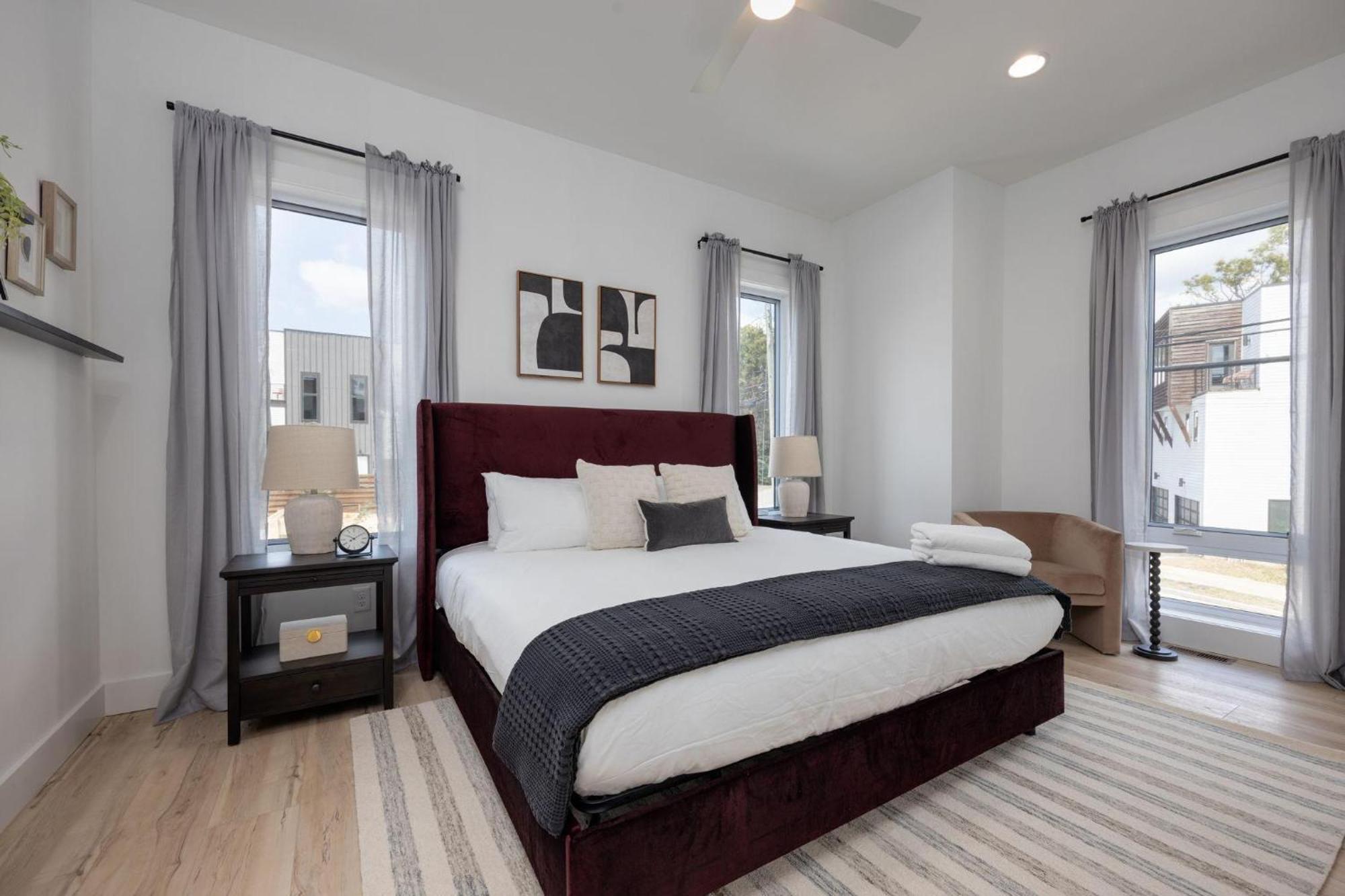 - 1400 Napoleon St. Holiday home