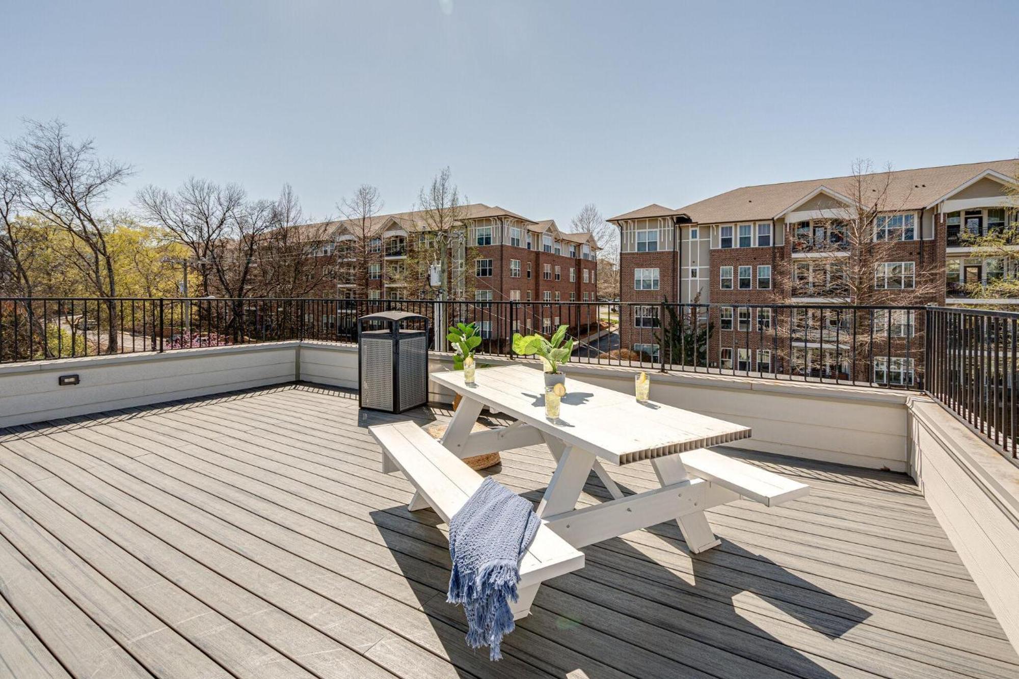 Modest Melrose - 5 Mins To Broadway - Rooftop Deck * Nashville