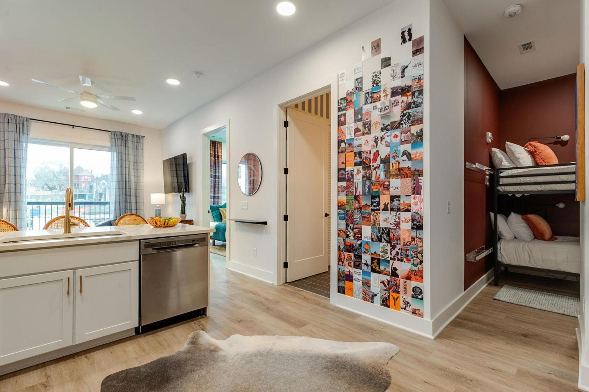 - 815 Main St Unit 203 Hotel 4*