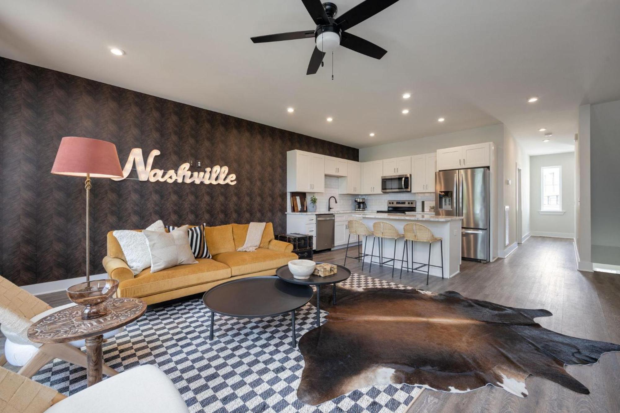 Southern & Style-2 Townhomes-7 Mins To Broadway