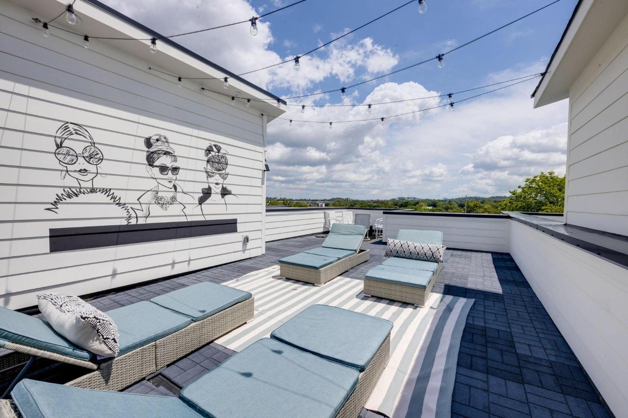 Southern & Style-2 Townhomes-7 Mins To Broadway Holiday home