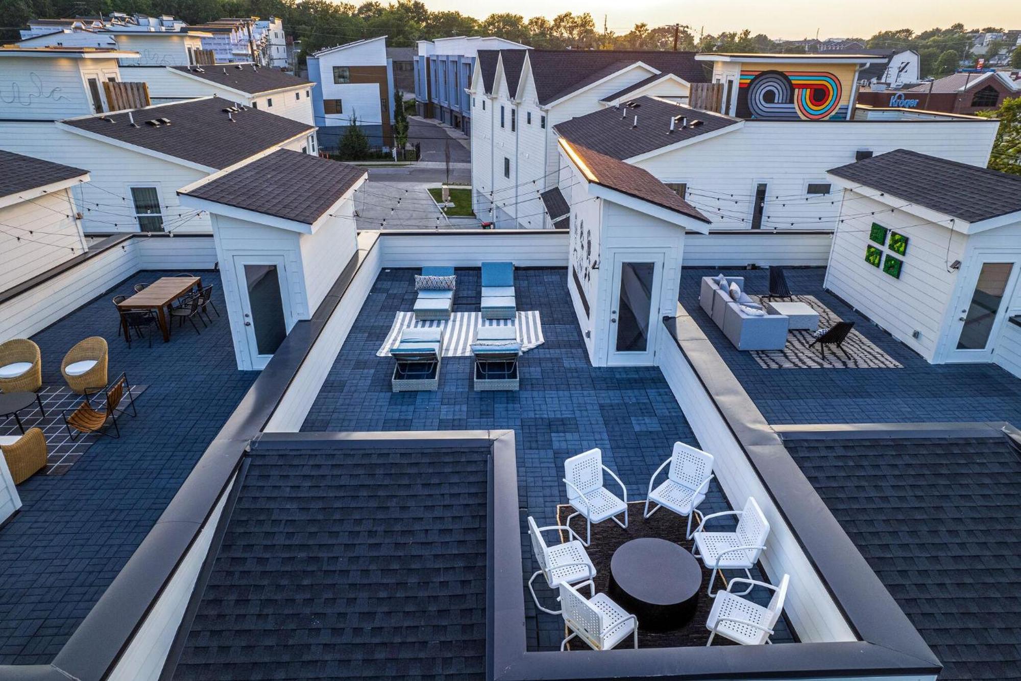 Holiday home Southern & Style-2 Townhomes-7 Mins To Broadway