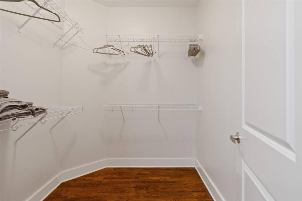 Music Town - Gorgeous Germantown Apartment
