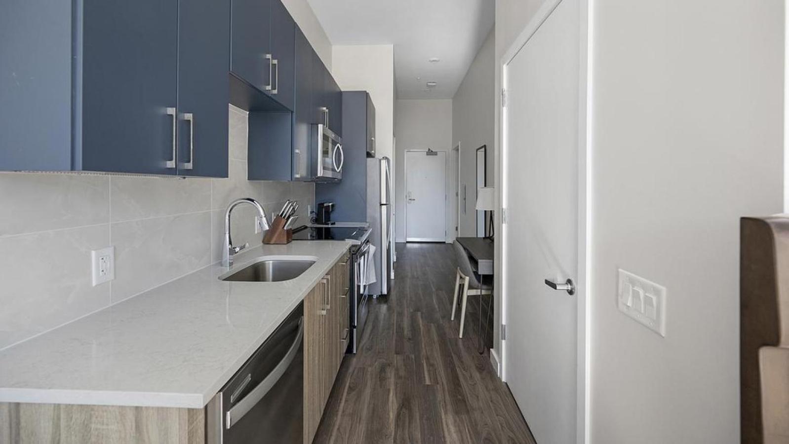 Landing - Modern With Amazing Amenities