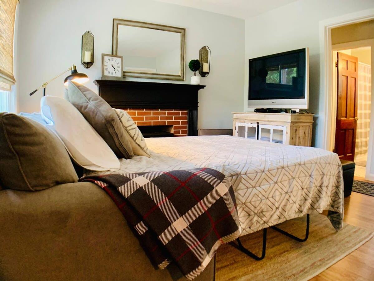 Fairgrounds Playground - Weho - 1bd 1ba Holiday home