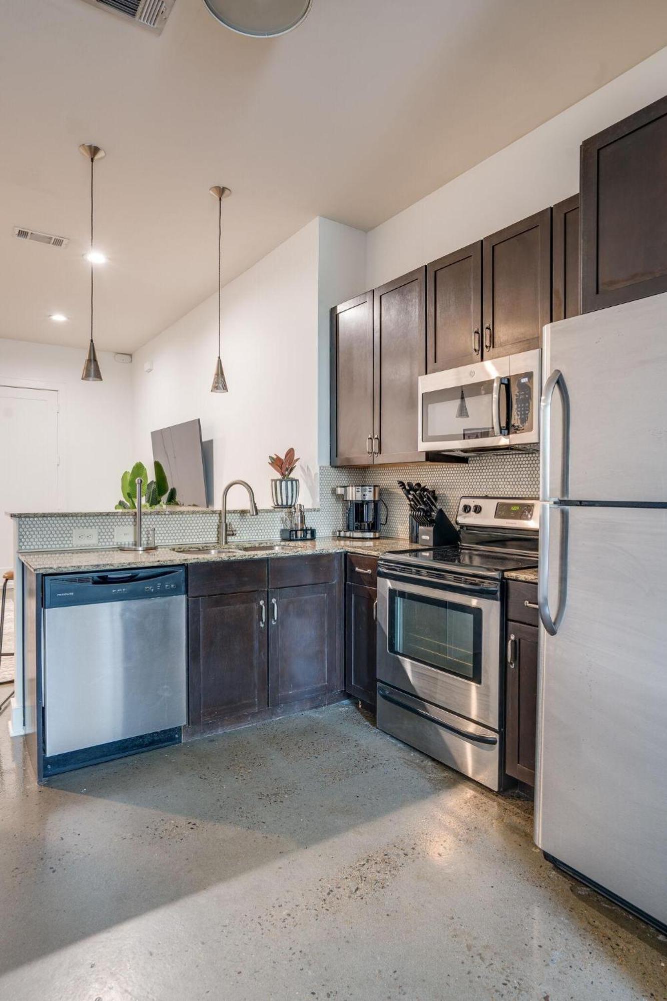 Lofts At 30th - Modern Life - Mins To Broadway *