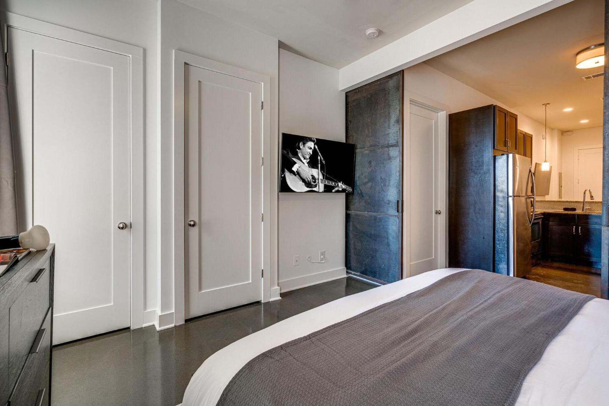 Holiday home Lofts At 30th - Urban Lounge - Minutes To Broadway *