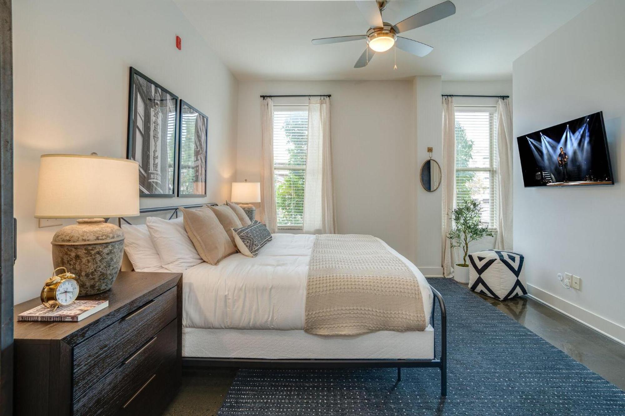 Lofts At 30th - Modern Escape - Mins To Broadway *