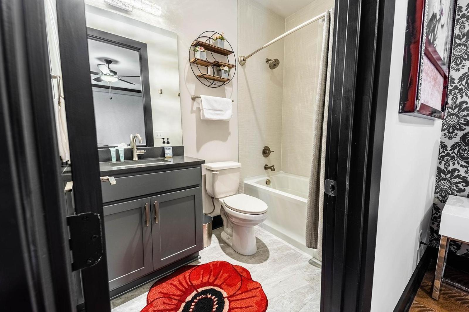 Holiday home Two Lavish Gulch Homes - Mins To Broadway