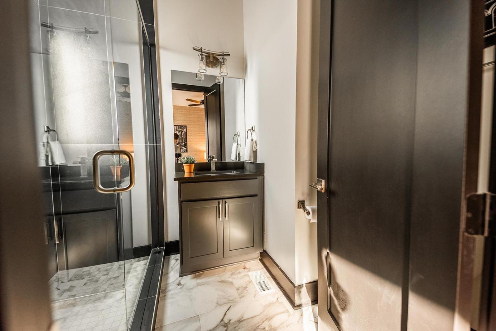 Two Lavish Gulch Homes - Mins To Broadway Holiday home Nashville