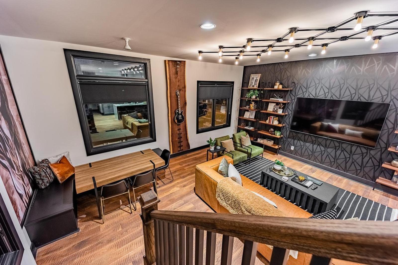 Two Lavish Gulch Homes - Mins To Broadway Holiday home