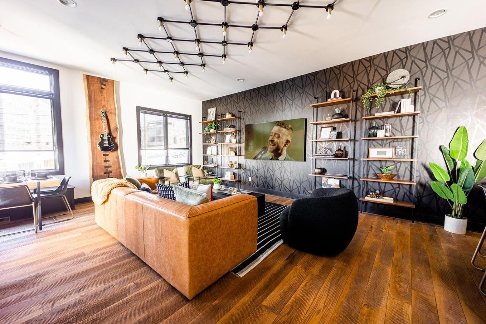 Two Lavish Gulch Homes - Mins To Broadway Holiday home Nashville