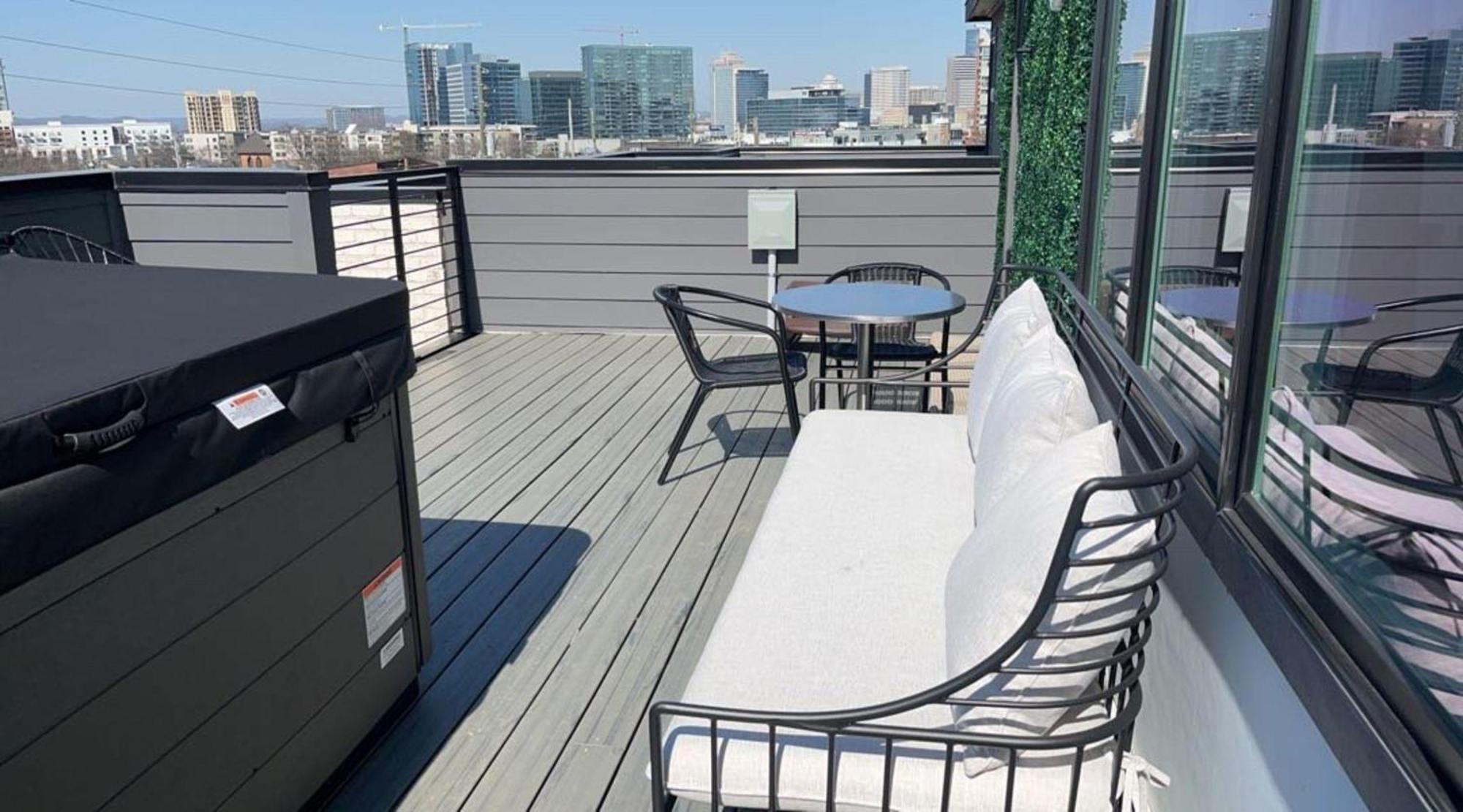 Luxe-cowboy Country-patio Hot Tub-downtown Living