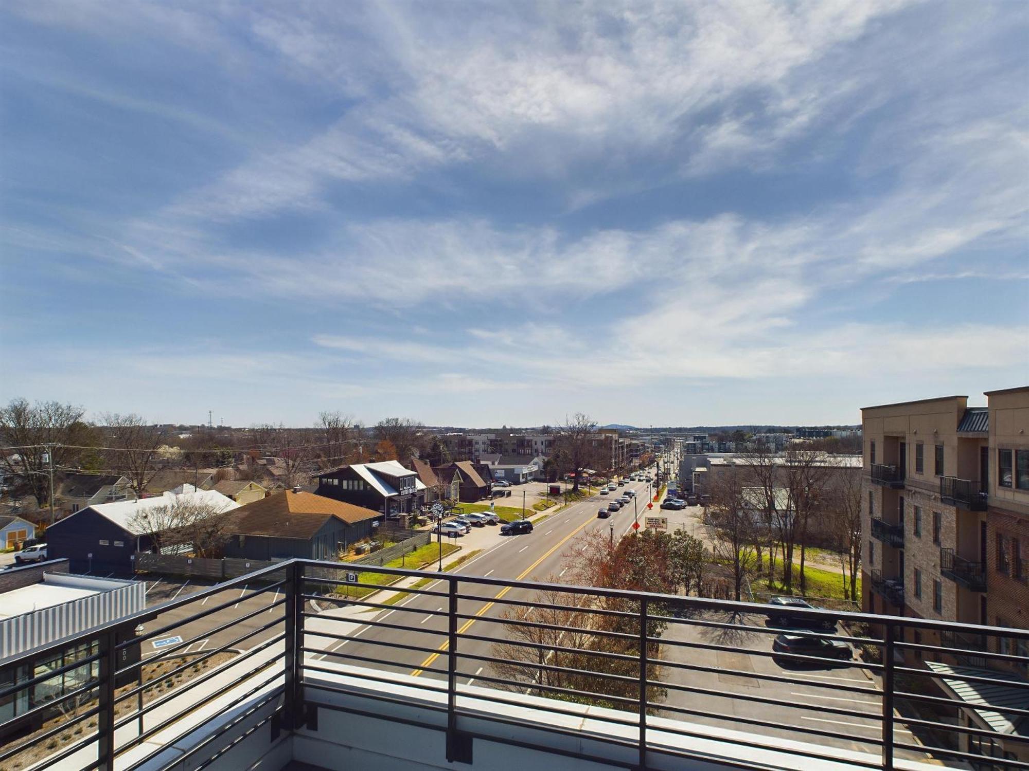 Foxy Skies - Private Rooftop - 5 Mins To Broadway *